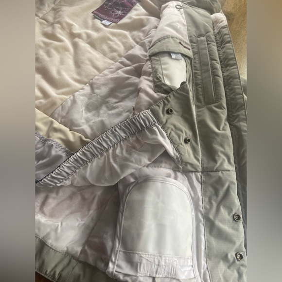 FERA Thermolite Ski Jacket, Size 8 - Picture 13 of 16